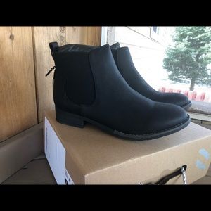 Size 9 - Dylan by Chelsee ankle boots